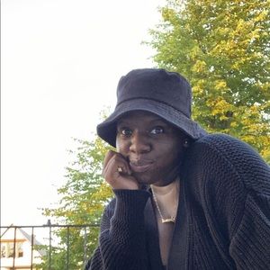 Meet your Posher, Adiah